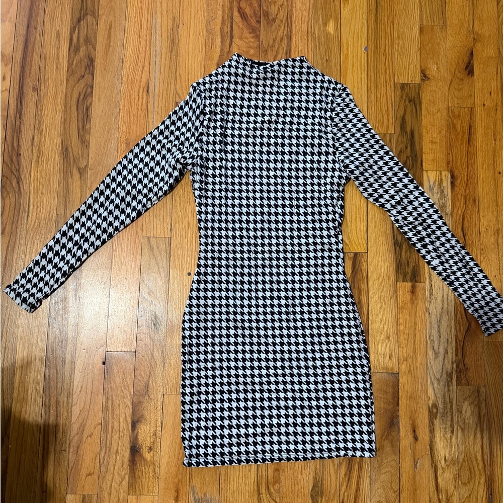 Naked Wardrobe Black and White Houndstooth Long Sleeve Bodycon Dress